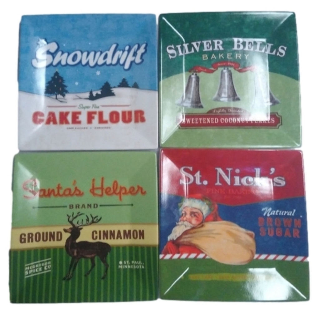 Oneida Holiday Baking Dessert Plates, set 4